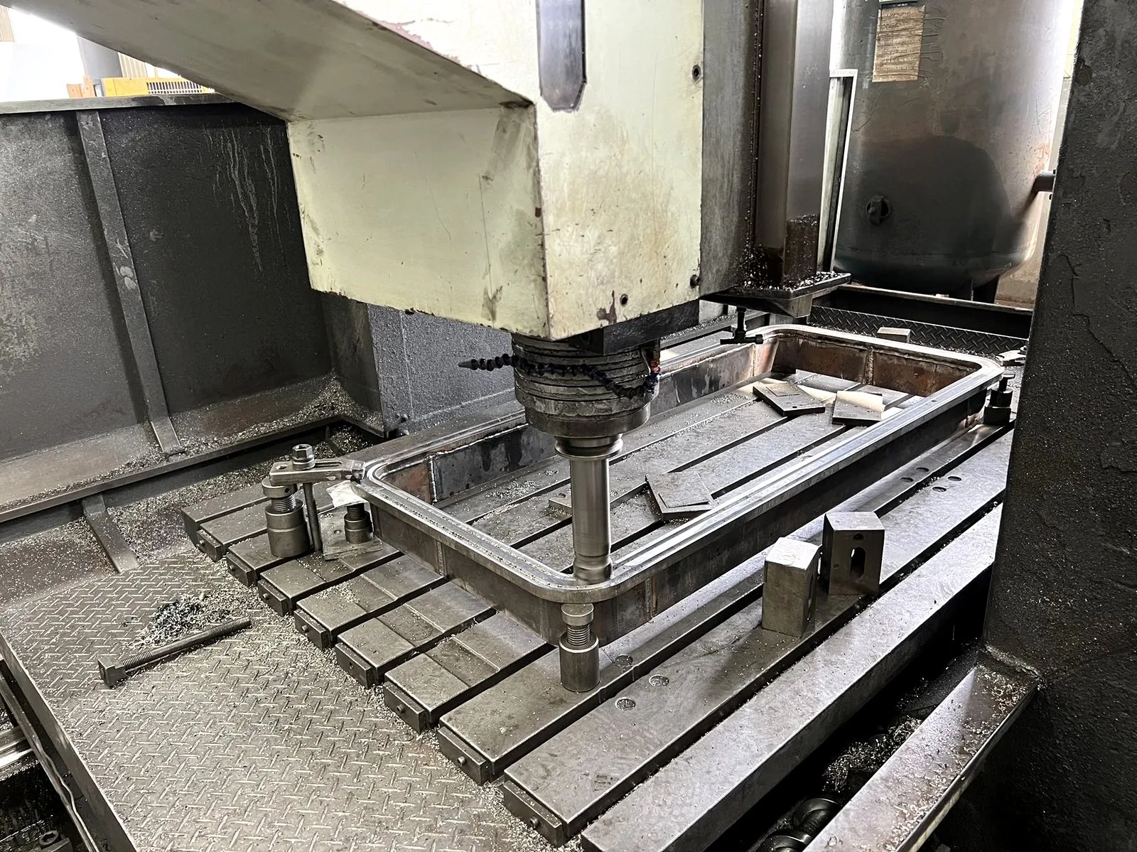 Large CNC press brake